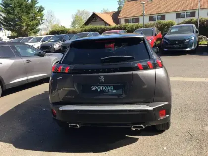 Photo 5 Peugeot 2008  PureTech 130 S&S EAT8