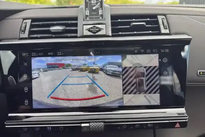 Photo 26 DS DS 7  Hybride Rechargeable E-Tense 300 EAT8 4x4