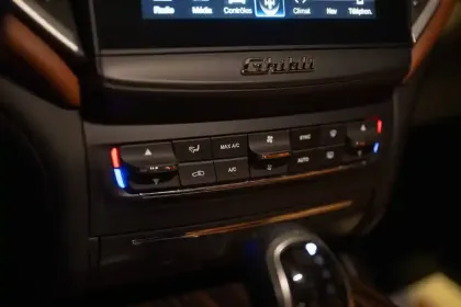 Photo 25 Maserati Ghibli  3.0 V6 350