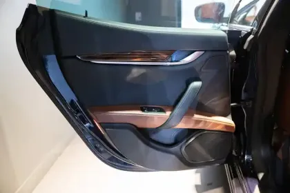 Photo 17 Maserati Ghibli  3.0 V6 350