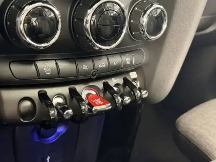 Photo 32 Mini Mini Hatch 3 Portes Cooper 136 ch DKG7