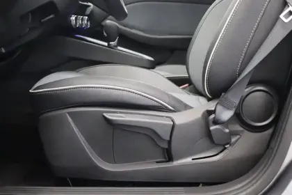 Photo 29 Renault Clio  E-Tech full hybrid 145 ch GSR2