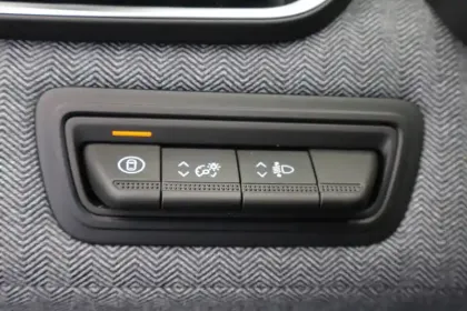 Photo 9 Renault Clio  E-Tech full hybrid 145 ch GSR2