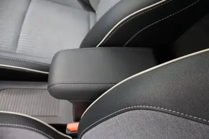 Photo 23 Renault Clio  E-Tech full hybrid 145 ch GSR2