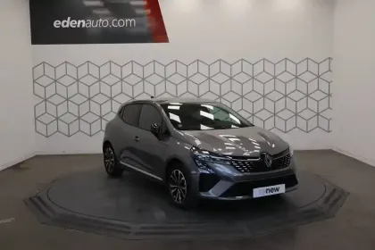 Photo 6 Renault Clio  E-Tech full hybrid 145 ch GSR2