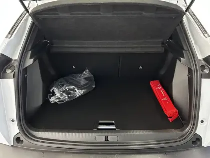 Photo 16 Peugeot 2008  Electrique 54 kWh 156 ch