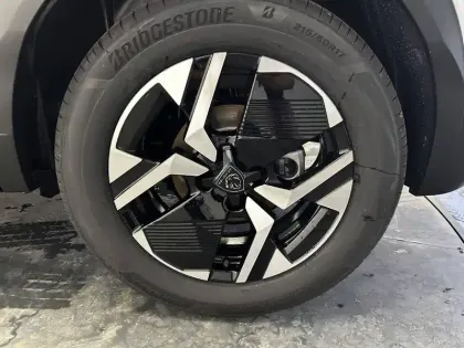 Photo 19 Peugeot 2008  Electrique 54 kWh 156 ch