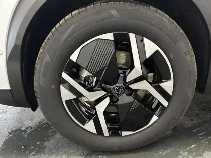 Photo 22 Peugeot 2008  Electrique 54 kWh 156 ch