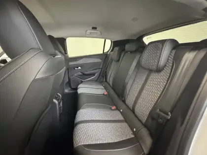 Photo 12 Peugeot 308  Plug-in Hybrid 195 ch e-DCS7