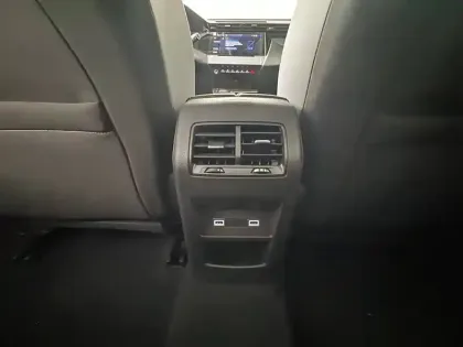 Photo 34 Peugeot 308  Plug-in Hybrid 195 ch e-DCS7