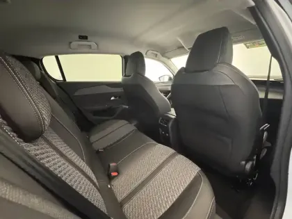 Photo 15 Peugeot 308  Plug-in Hybrid 195 ch e-DCS7