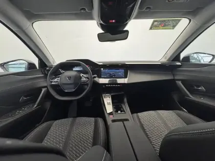 Photo 17 Peugeot 308  Plug-in Hybrid 195 ch e-DCS7