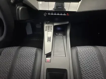 Photo 21 Peugeot 308  Plug-in Hybrid 195 ch e-DCS7