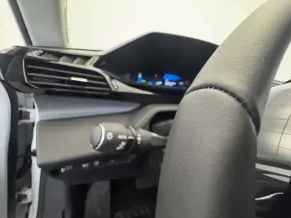 Photo 26 Peugeot 308  Plug-in Hybrid 195 ch e-DCS7