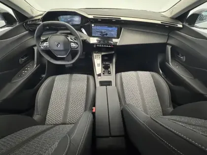 Photo 23 Peugeot 308  Plug-in Hybrid 195 ch e-DCS7