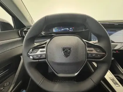 Photo 18 Peugeot 308  Plug-in Hybrid 195 ch e-DCS7