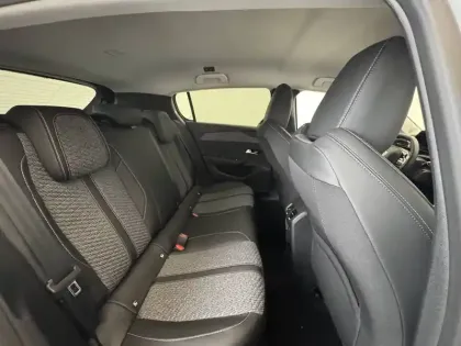 Photo 16 Peugeot 308  Plug-in Hybrid 195 ch e-DCS7