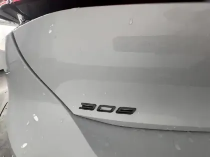 Photo 37 Peugeot 308  Plug-in Hybrid 195 ch e-DCS7