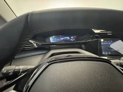 Photo 19 Peugeot 308  Plug-in Hybrid 195 ch e-DCS7