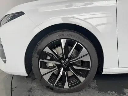 Photo 38 Peugeot 308  Plug-in Hybrid 195 ch e-DCS7