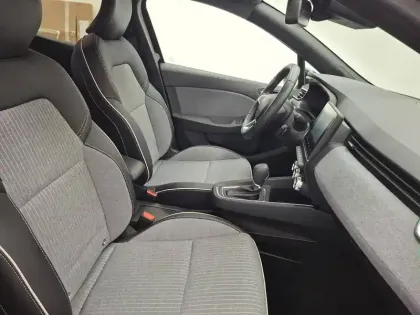 Photo 33 Renault Clio  E-Tech full hybrid 145 ch GSR2