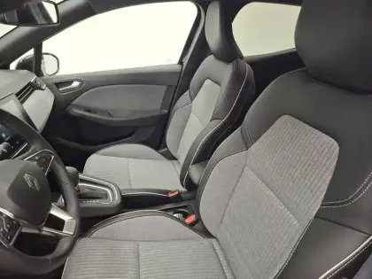 Photo 41 Renault Clio  E-Tech full hybrid 145 ch GSR2