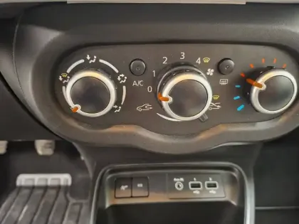 Photo 40 Renault Twingo  III TCe 95