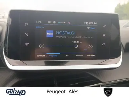 Photo 12 Peugeot 208  PureTech 75 S&S BVM5