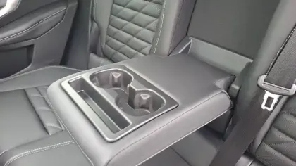 Photo 33 Peugeot 3008  Hybrid 136 e-DCS6