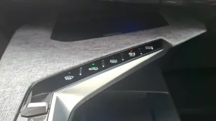 Photo 17 Peugeot 3008  Hybrid 136 e-DCS6