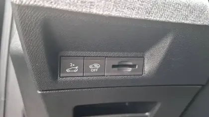 Photo 15 Peugeot 3008  Hybrid 136 e-DCS6