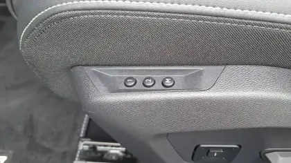 Photo 24 Peugeot 3008  Hybrid 136 e-DCS6