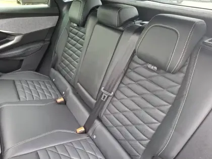 Photo 42 Peugeot 3008  Hybrid 136 e-DCS6