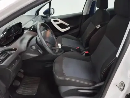 Photo 14 Peugeot 208  PureTech 68ch BVM5