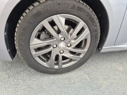 Photo 10 Peugeot 208  PureTech 100 S&S BVM6