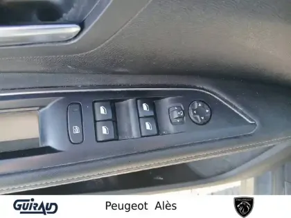 Photo 11 Peugeot 5008  PureTech 130ch S&S BVM6