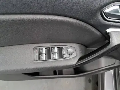 Photo 27 Renault Captur  Blue dCi 95