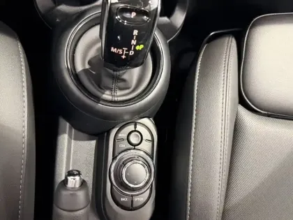 Photo 31 Mini Mini Cabriolet Cooper 136 ch DKG7