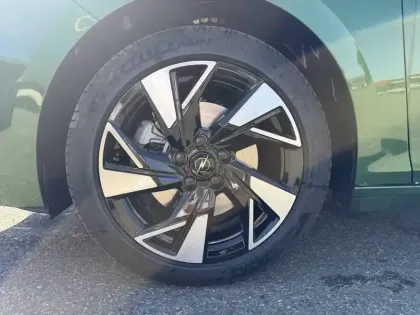 Photo 12 Opel Astra  Sports Tourer 1.2 Turbo Hybride 145 ch Automatique