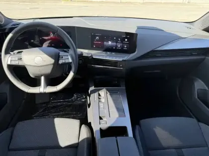 Photo 11 Opel Astra  Sports Tourer 1.2 Turbo Hybride 145 ch Automatique