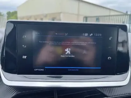 Photo 16 Peugeot 208  PureTech 75 S&S BVM5