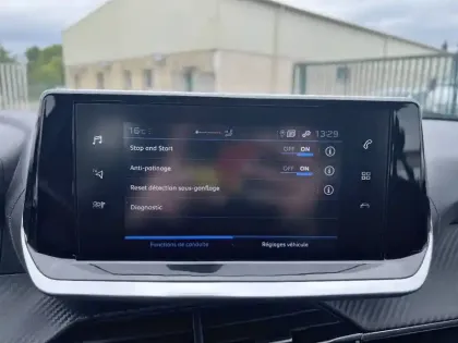 Photo 17 Peugeot 208  PureTech 75 S&S BVM5