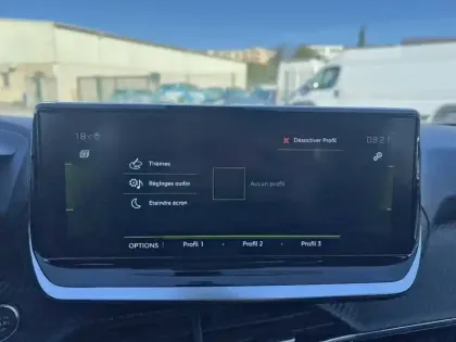 Photo 18 Peugeot 2008  PureTech 130 S&S EAT8