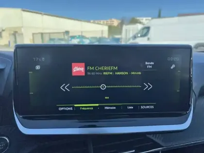 Photo 12 Peugeot 2008  PureTech 130 S&S EAT8