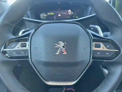 Photo 21 Peugeot 2008  PureTech 130 S&S EAT8