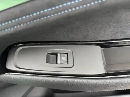 Photo 18 Renault Espace  E-Tech full hybrid 200 GSR2