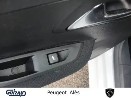 Photo 13 Peugeot 208  PureTech 75 S&S BVM5