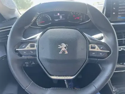 Photo 19 Peugeot 208  PureTech 100 S&S BVM6