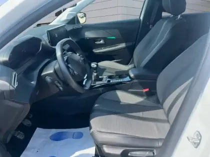 Photo 8 Peugeot 208  PureTech 100 S&S BVM6