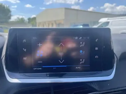 Photo 14 Peugeot 208  PureTech 100 S&S BVM6